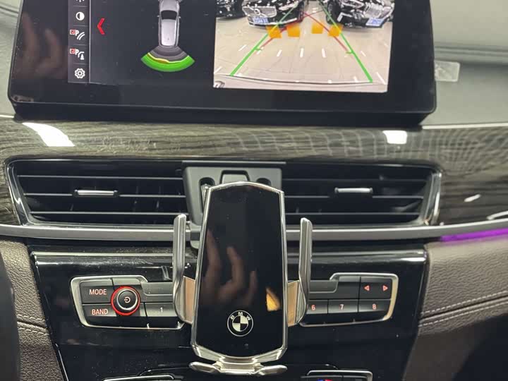Фото 8 - BMW X1