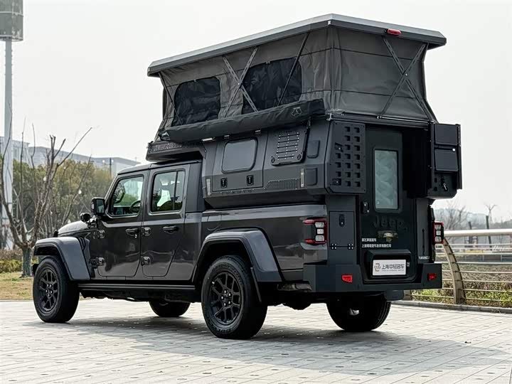 2023 Jeep Gladiator