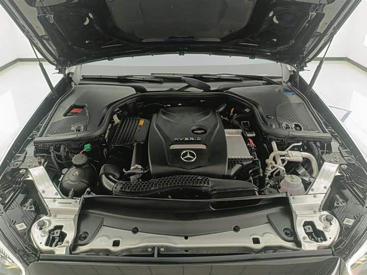 Zdjęcie 8 - Mercedes-Benz E-Class Hybrid