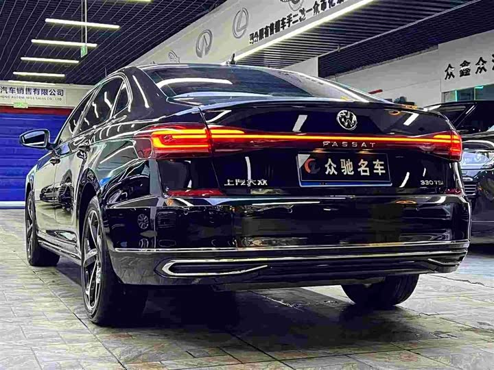 Фото 8 - Volkswagen Passat