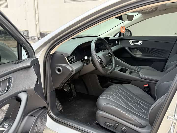 Roewe D7 2023 2023款 DMH 125km 旗舰版