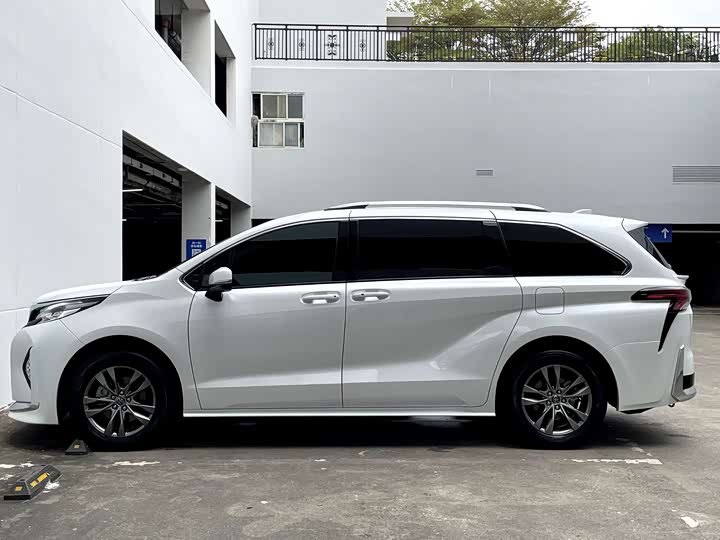 Toyota Sienna 2026 2026款 2.5L 双擎两驱舒适版