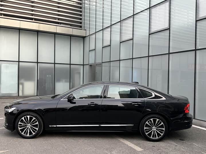 Volvo S90 2025 2025款 B5 智逸豪华版