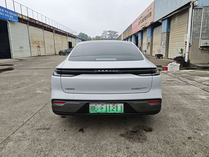 Geely Galaxy Starshine 8 EM-i 2025 2025款 130km EM-i 旗舰版
