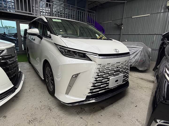 Lexus LM 2025 2025款 500h 四座御世版