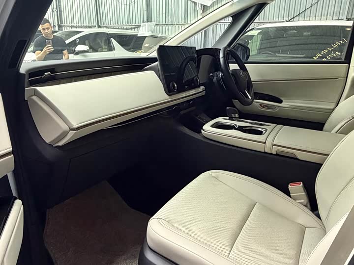 Lexus LM 2025 2025款 500h 四座御世版
