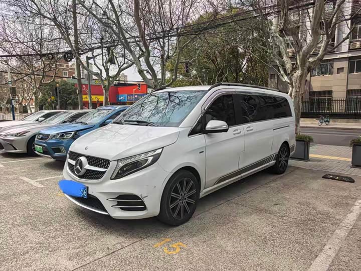 Photo 1 - Mercedes-Benz V-Class
