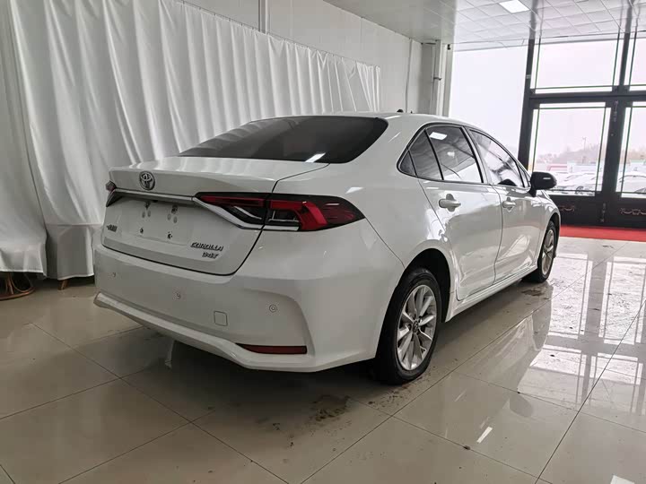 Фото 6 - Toyota Corolla