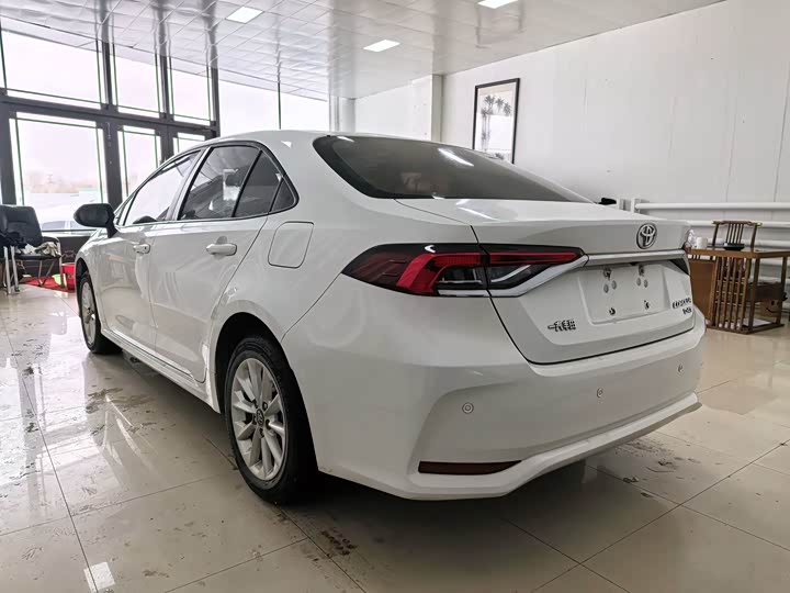 Фото 7 - Toyota Corolla