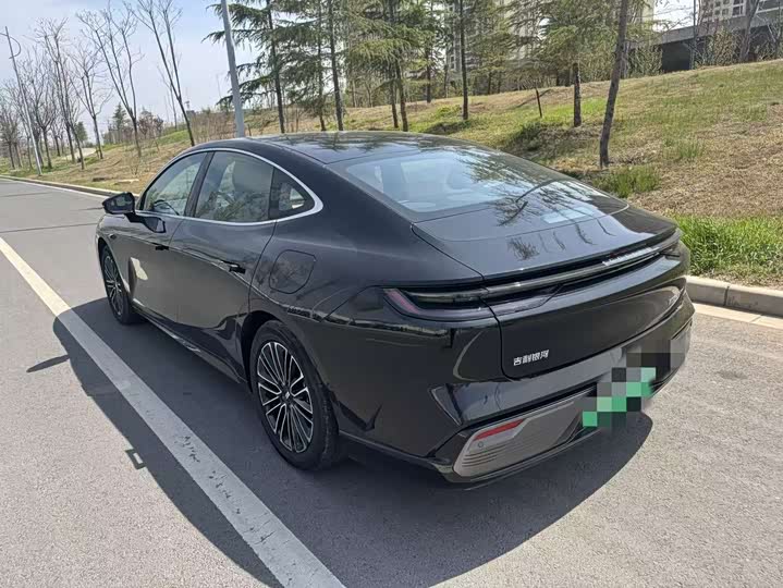 Фото 7 - Geely Galaxy Starshine 8 EM-i