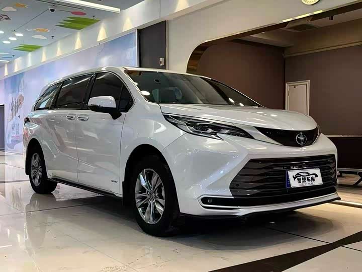 Toyota Sienna 2024 2024款 2.5L混动 四驱尊贵版
