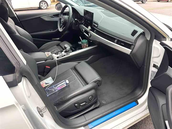 Photo 6 - Audi A5