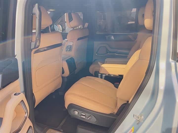 BYD FangChengBao Leopard 8 2025 2025款 智勇旗舰版 6座