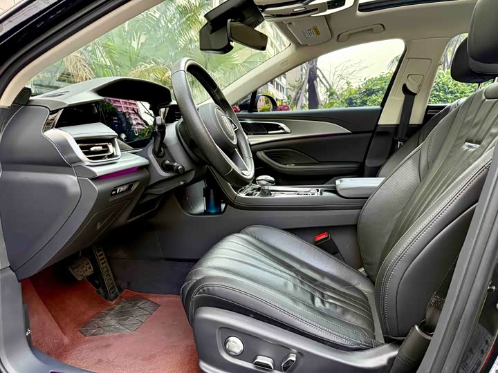 Фото 4 - Hongqi H5
