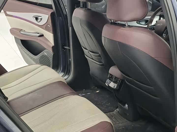 BYD Seal 07 DM-i Hybrid 2025 2025款 DM-i 1.5L 125km 尊贵型