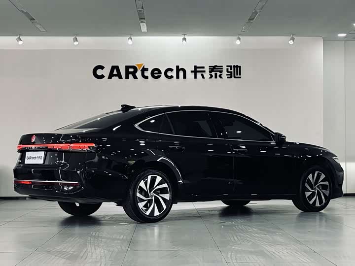 Фото 3 - Volkswagen Passat