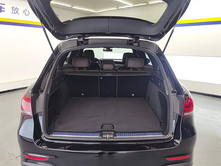 صورة 4 - Mercedes-Benz GLC-Class