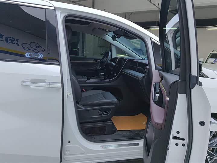 GAC Trumpchi M8 2024 2024款 大师系列 400T 至尊版