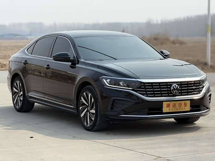 Фото 1 - Volkswagen Passat