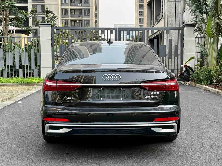Zdjęcie 8 - Audi A6L