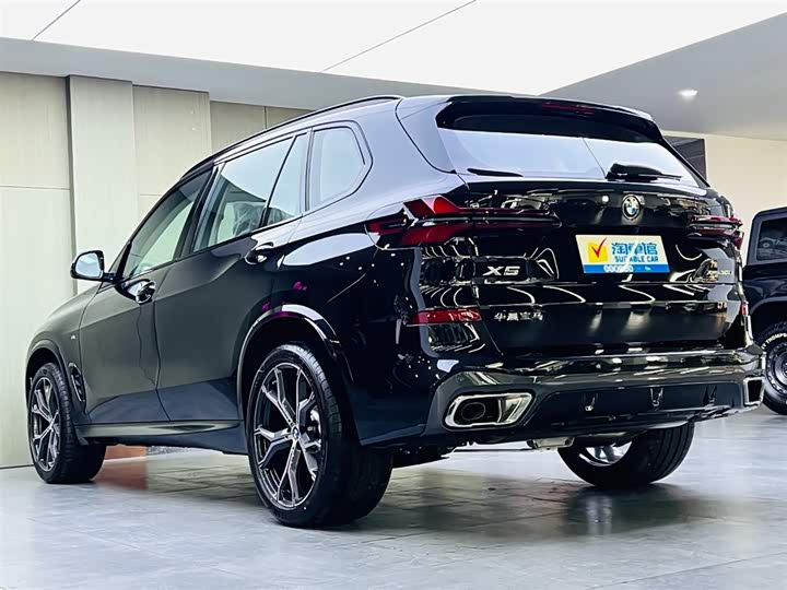 BMW X5 2026 2026款 改款 xDrive 30Li 尊享型M运动曜夜套装