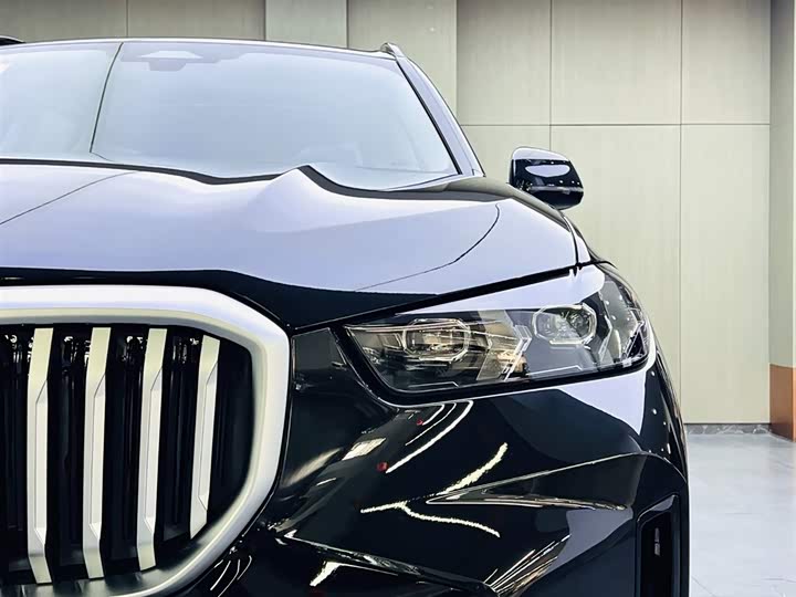 BMW X5 2026 2026款 改款 xDrive 30Li 尊享型M运动曜夜套装