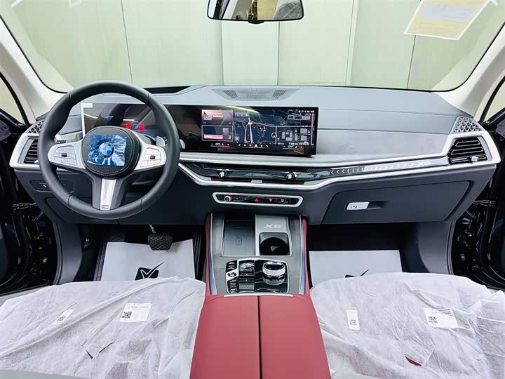 BMW X5 2026 2026款 改款 xDrive 30Li 尊享型M运动曜夜套装