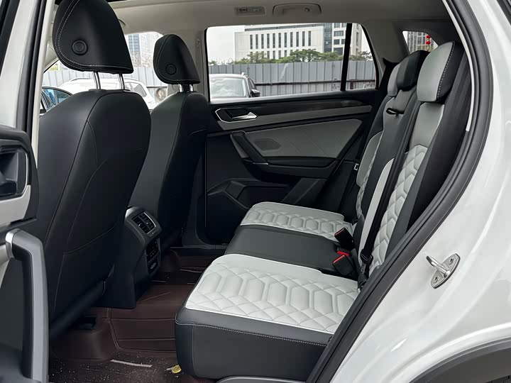 Фото 8 - Volkswagen Tayron