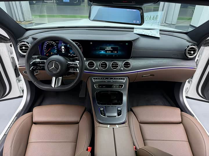 Фото 2 - Mercedes-Benz E-Class