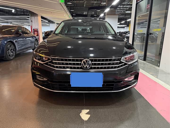صورة 2 - Volkswagen Magotan