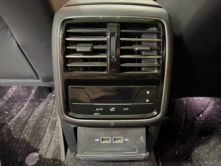 صورة 9 - Volkswagen Magotan