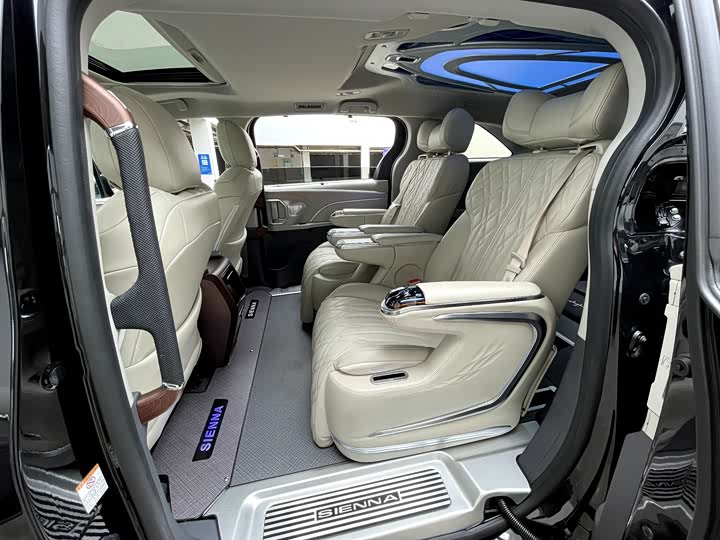 Toyota Sienna 2026 2026款 2.5L 双擎两驱舒适版