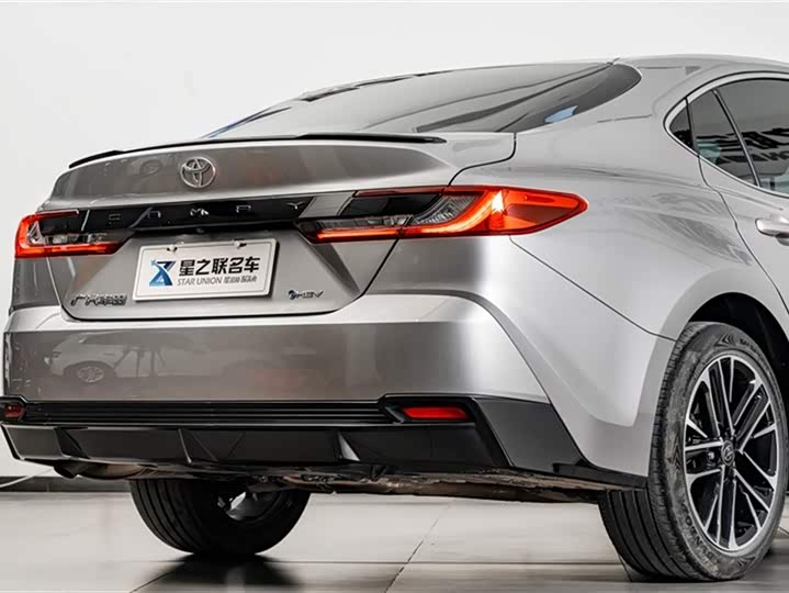 Toyota Camry 2026 2026款 双擎 2.0HSE 运动Lite版