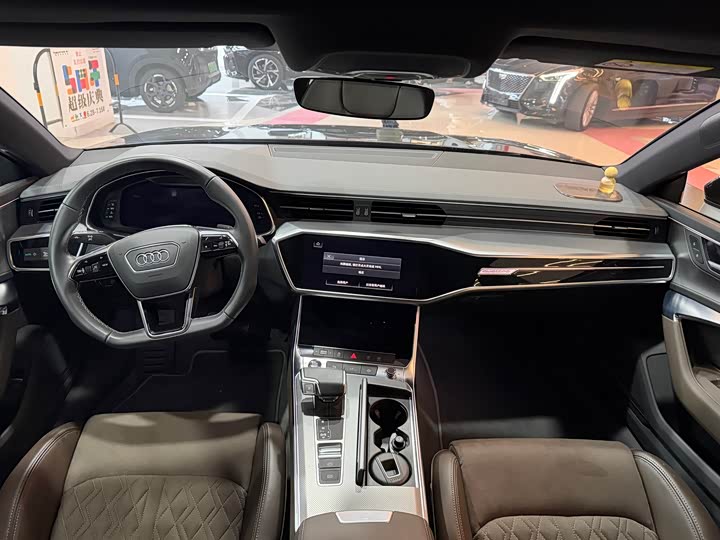صورة 6 - Audi A7L