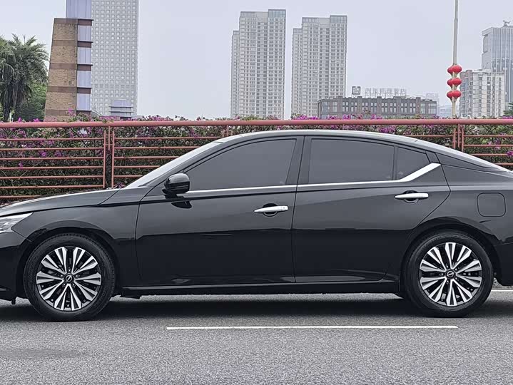 Zdjęcie 8 - Nissan Teana
