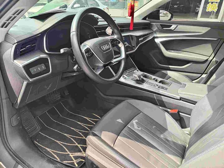 Audi A6 2022 2022款 Avant 先锋派 40 TFSI 豪华动感型
