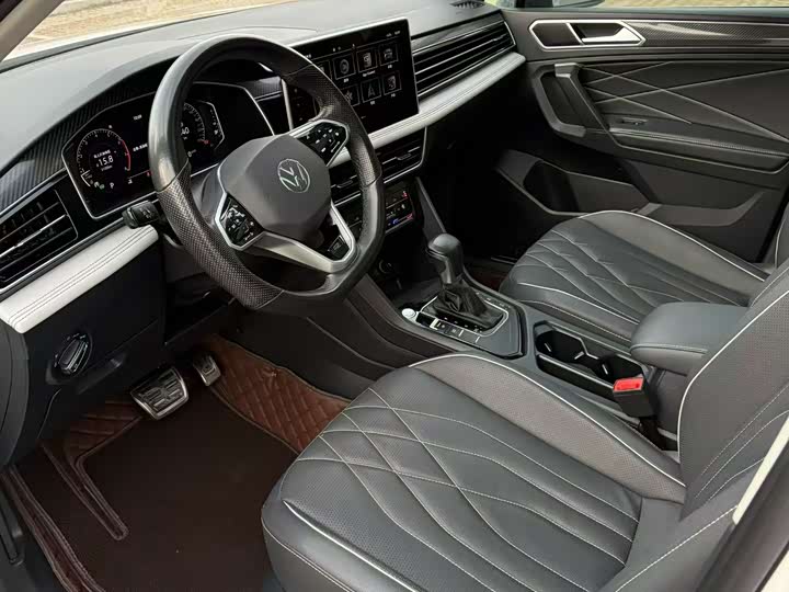 Фото 7 - Volkswagen Tiguan L Pro