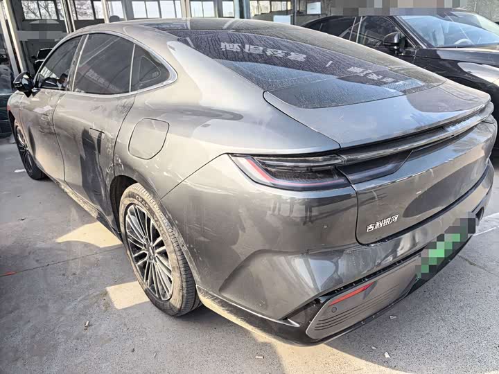 Zdjęcie 9 - Geely Galaxy Starshine 8 EM-i