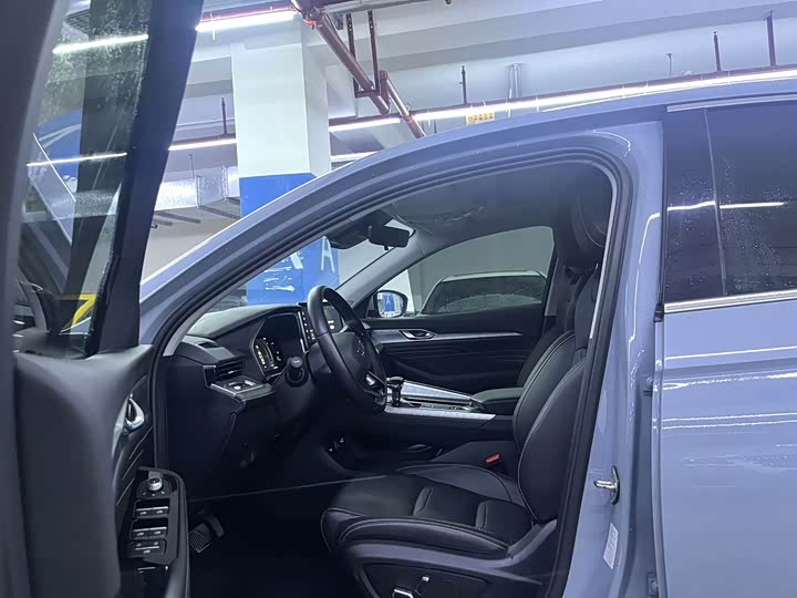 Zdjęcie 5 - Geely Preface