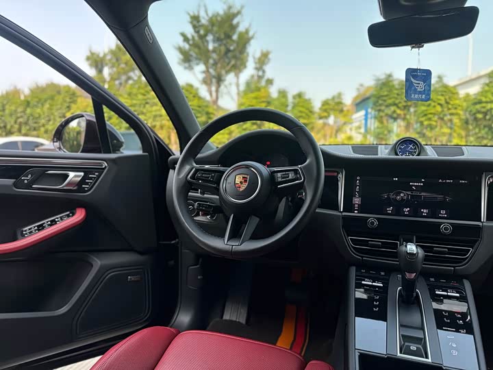 Photo 7 - Porsche Macan