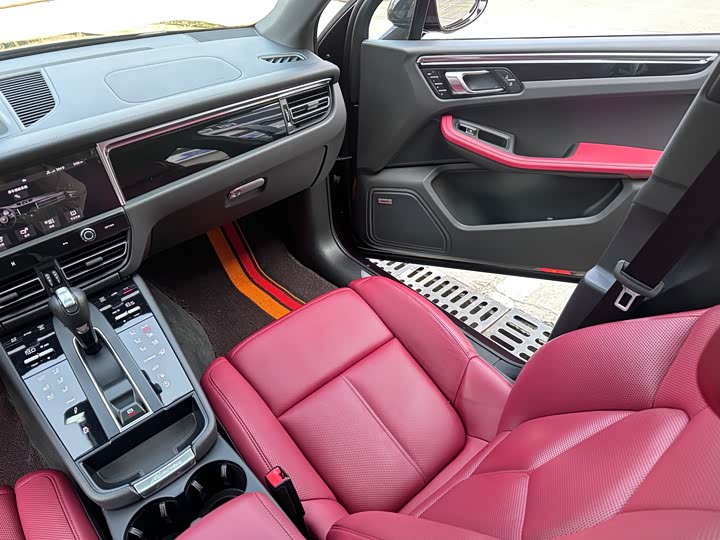Photo 8 - Porsche Macan