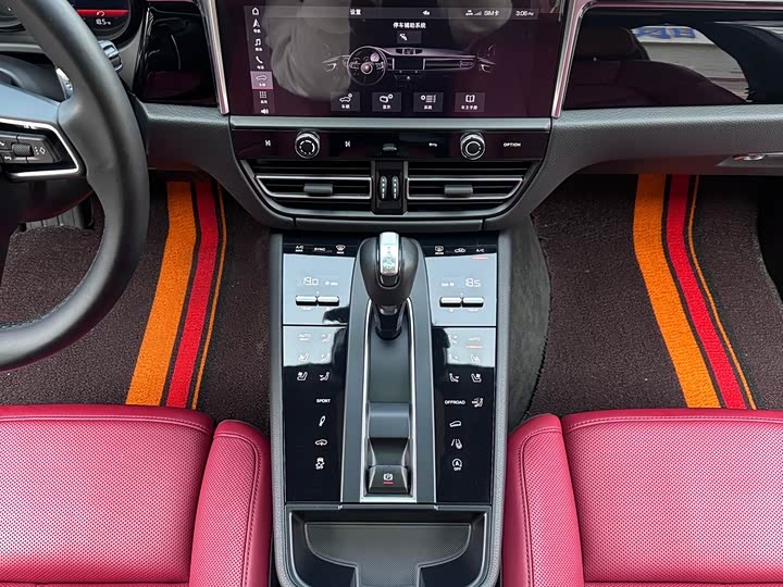 Photo 9 - Porsche Macan
