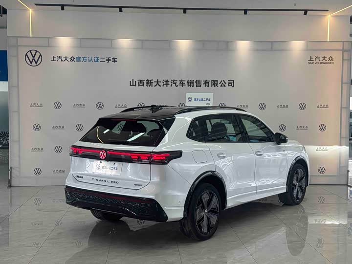 Фото 2 - Volkswagen Tiguan L Pro