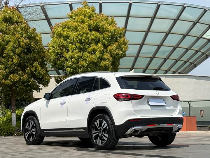 Фото 9 - Mercedes-Benz GLA-Class