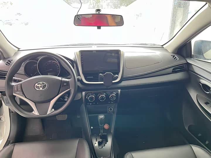 2022 Toyota Yaris L