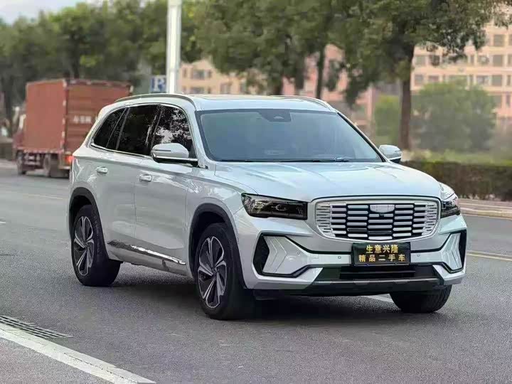Фото 2 - Geely Monjaro