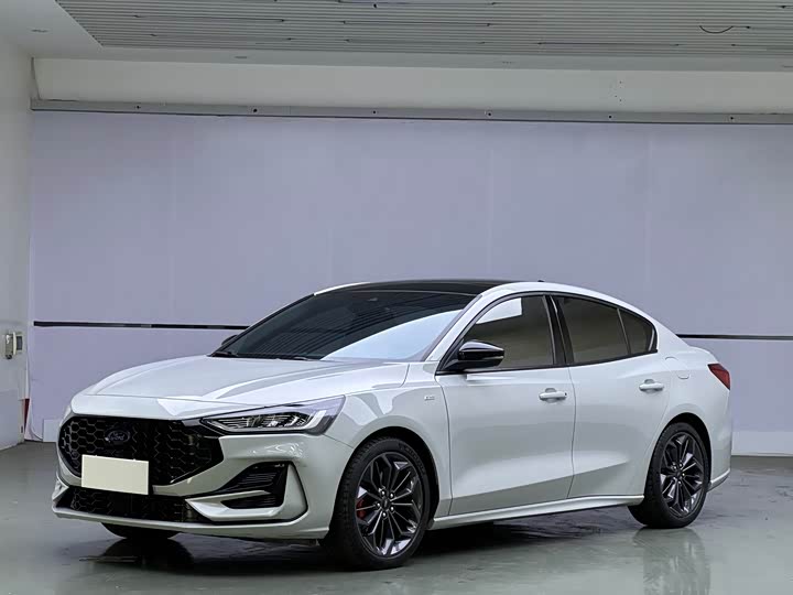 Ford Focus 2022 2022款 三厢 EcoBoost 180 自动ST Line