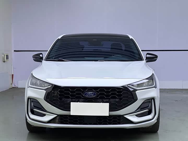 Ford Focus 2022 2022款 三厢 EcoBoost 180 自动ST Line