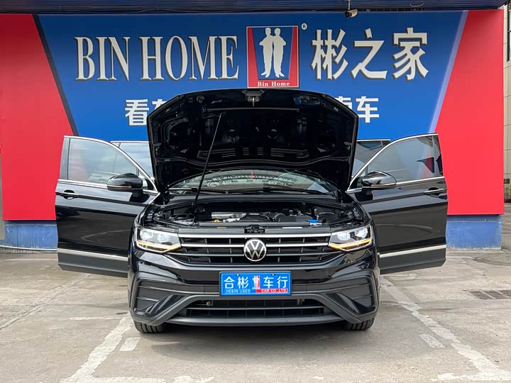 Volkswagen Tiguan L Pro 2025 2025款 出众款 300TSI 自动两驱龙腾版