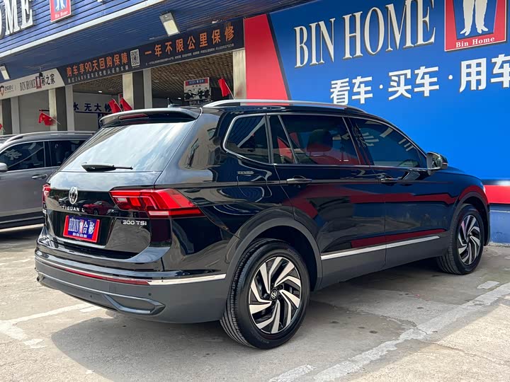 Volkswagen Tiguan L Pro 2025 2025款 出众款 300TSI 自动两驱龙腾版